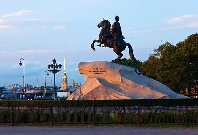 Петербург накрыла редкая летняя волна: город сталкивается с июльским наводнением